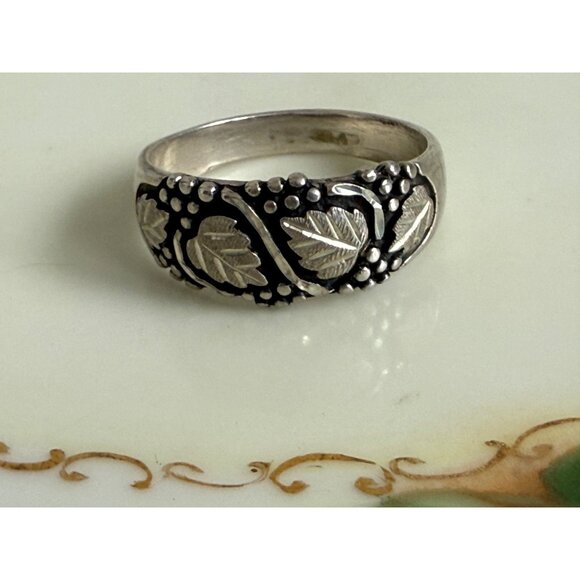 Vintage 90's WM Wheeler Mfg Black Hills Mens Oak Leaf Band Ring Sz 14.5 - Picture 8 of 8
